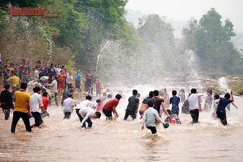 Diên Biên préserve son patrimoine culturel immatériel - ảnh 3