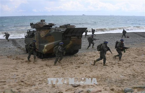 Les exercices militaires reprennent à petite échelle - ảnh 1