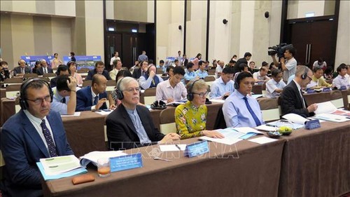 Le Vietnam et les États-Unis décontaminent l’aéroport de Dà Nang - ảnh 1