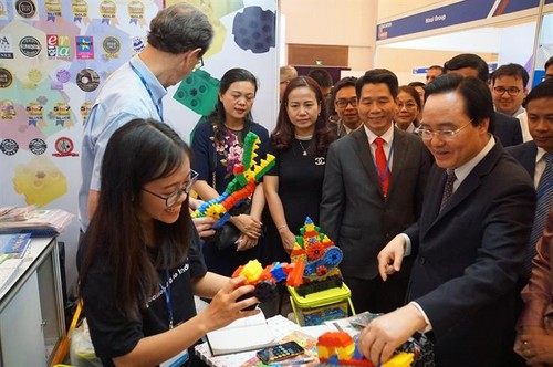 Premier salon international des technologies éducatives au Vietnam  - ảnh 1