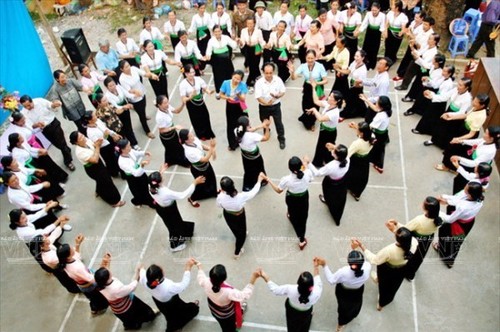 Soumission des dossiers de la danse Xoe des Thai et de l’art de la céramique des Cham à l’UNESCO - ảnh 1