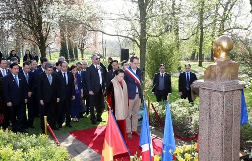 Activités de Nguyên Thi Kim Ngân en France - ảnh 1