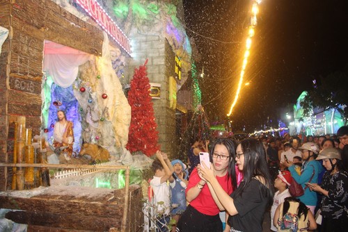 Noël 2019 fêté au Vietnam  - ảnh 2