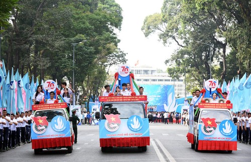 Thanh Hoa: 70e anniversaire de la Journée des élèves et étudiants vietnamiens - ảnh 1