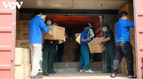 Danang : 80 tonnes d’équipements contre la Covid-19 - ảnh 1