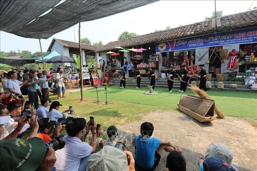 La Fête nationale au Village culturel et touristique des ethnies vietnamiennes - ảnh 1