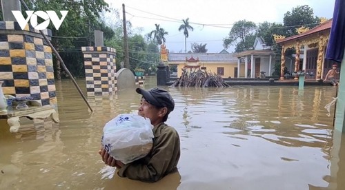 Des pluies torrentielles causent des crues et dégâts dans le Centre - ảnh 1