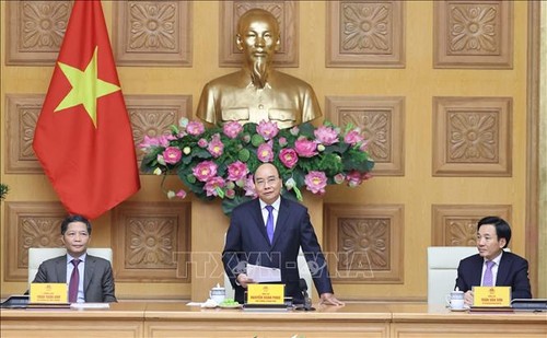 Nguyên Xuân Phuc rencontre les entreprises primées « «Meilleures marques vietnamiennes» de 2020 - ảnh 1