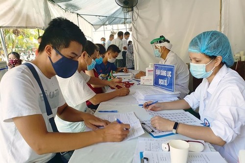 La déclaration médicale est obligatoire pour les personnes qui rentrent à Hanoi après le Têt - ảnh 1