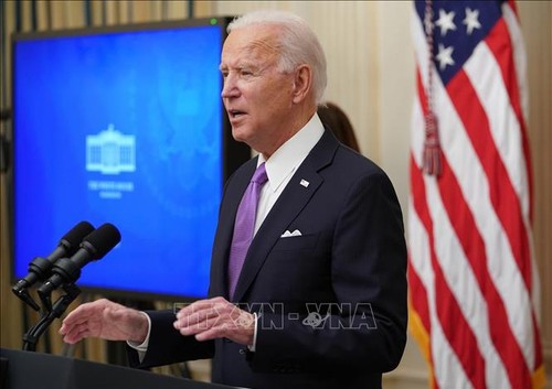 États-Unis: Joe Biden fait adopter au Congrès son plan colossal de relance économique de 1.900 milliards de dollars - ảnh 1