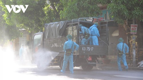 Covid-19: la distanciation sociale appliquée à Vinh - ảnh 1