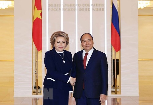 Nguyên Xuân Phuc rencontre Mikhaïl Michoustine et Valentina Matvienko - ảnh 1