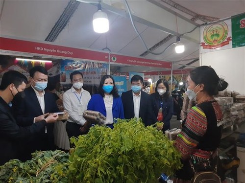 La Foire des produits vietnamiens appréciés par les consommateurs - ảnh 1