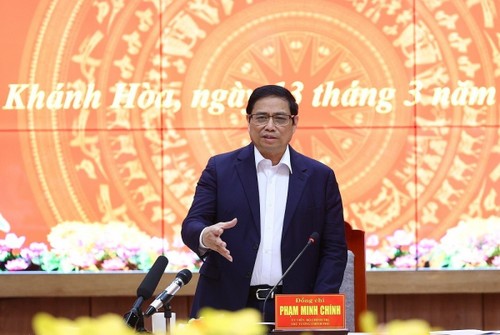 Pham Minh Chinh veut faire de Truong Sa un centre économique et culturel maritime - ảnh 1