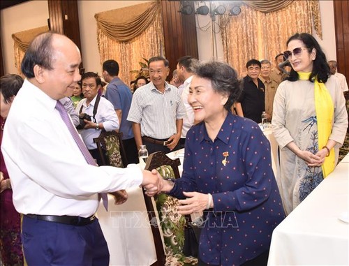 Nguyên Xuân Phuc rencontre des anciens élèves du Sud - ảnh 1