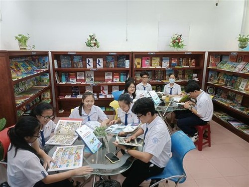 Inauguration d’un espace de livres français à la Bibliothèque de Cân Tho - ảnh 1