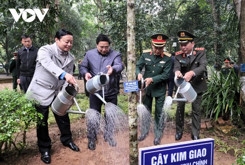 Pham Minh Chinh lance la Fête de plantation d’arbres 2023 - ảnh 2