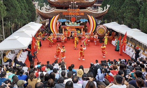 Les festivals printaniers au Vietnam - ảnh 2