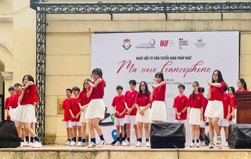 “Ma voie francophone”, premier salon d’orientation des études supérieures francophones au Vietnam - ảnh 1