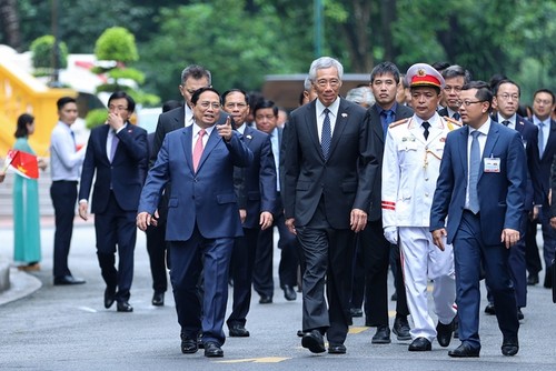 Poursuite des activités de Lee Hsien Loong au Vietnam  - ảnh 1