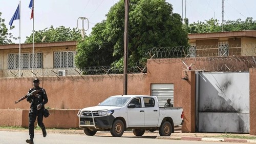 L'ambassadeur de France au Niger rentré à Paris - ảnh 1