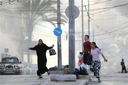 Israël-Hamas: Obstacles ‘mineurs’ entravant un accord sur les otages, selon le Qatar - ảnh 1