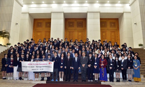 Trân Luu Quang rencontre des étudiants vietnamiens et japonais - ảnh 2