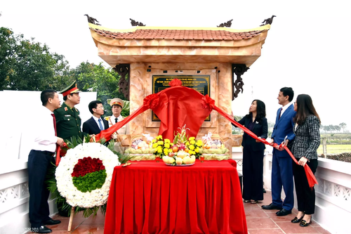 Cérémonie en hommage aux journalistes vietnamiens et algériens tombés en 1974 - ảnh 2