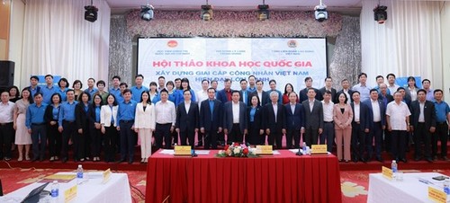Colloque national sur l’édification d’une classe ouvrière vietnamienne moderne et puissante - ảnh 1