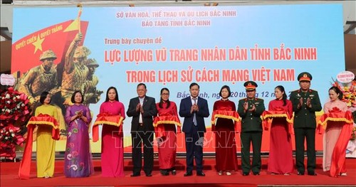 Expositions en l’honneur du 80e anniversaire de la fondation de l’Armée populaire du Vietnam - ảnh 1