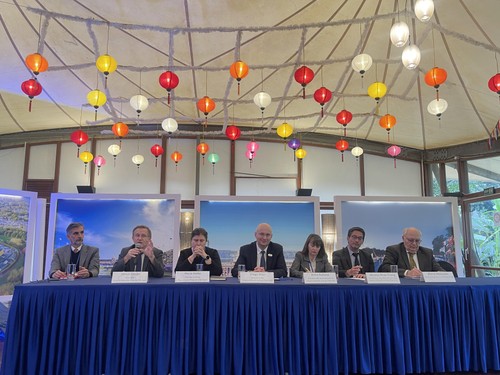 La France accompagne les ambitions ferroviaires du Vietnam - ảnh 1