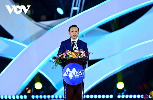 Le Festival du sel de Bac Liêu 2025 célèbre 100 ans de savoir-faire vietnamien - ảnh 1