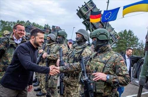 Les dirigeants et responsables militaires européens se réunissent pour un plan de paix en Ukraine - ảnh 1
