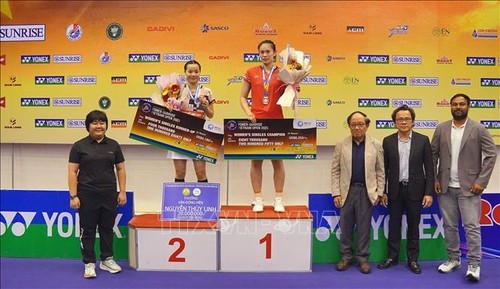 Badminton: Nguyên Thùy Linh s’est inclinée en finale du Vietnam Open 2025 - ảnh 1