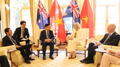 Le chef de la Commission centrale de communication et de sensibilisation du Parti communiste vietnamien à Canberra - ảnh 1