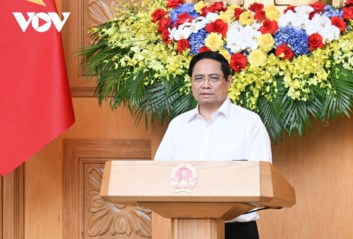 Typhon Bualoi: Pham Minh Chinh exige de rechercher rapidement les disparus, soigner les blessés et relancer la production - ảnh 2