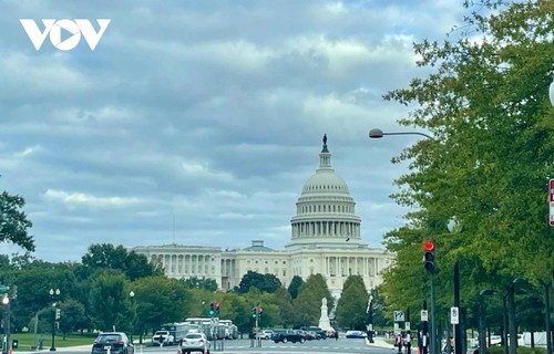 Le Sénat américain adopte un compromis visant à mettre fin au shutdown - ảnh 1