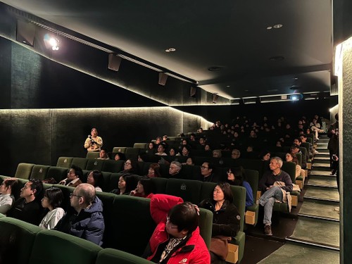 L’actrice Tú Oanh illumine la Semaine du cinéma vietnamien à Paris - ảnh 2