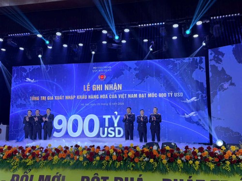 Commerce extérieur: le Vietnam franchit le cap des 900 milliards de dollars - ảnh 1