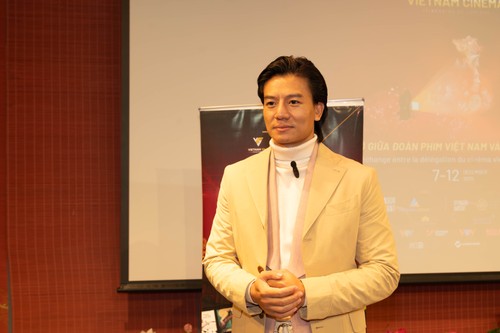 Hiêu Nguyên: du silence à la lumière, un retour remarqué à Paris - ảnh 1