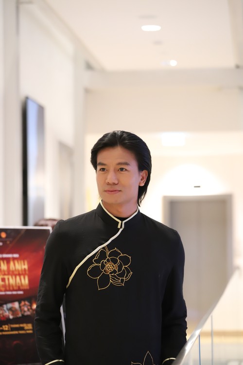 Hiêu Nguyên: du silence à la lumière, un retour remarqué à Paris - ảnh 3