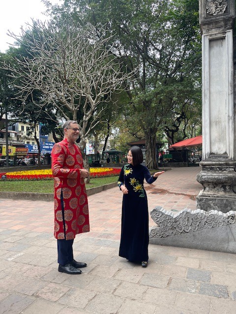 Têt du Cheval: L’ambassadeur de France accueille le printemps sous les couleurs de l’amitié franco-vietnamienne - ảnh 1