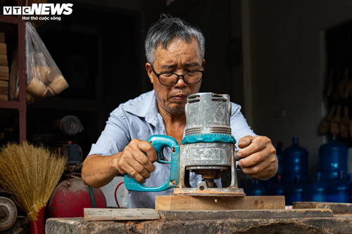 Nghệ nhân hơn 40 năm giữ nghề làm khuôn bánh Trung thu truyền thống - ảnh 5