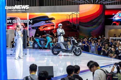 Vietnam Motor Show 2024 khai mạc, xe điện trở thành tâm điểm - ảnh 3