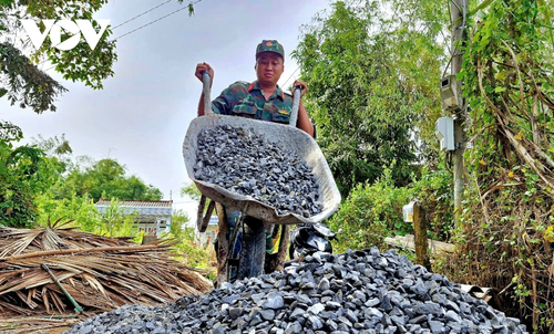 Bộ đội giúp dân xây dựng nhà ở tại Sóc Trăng - ảnh 4