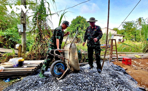 Bộ đội giúp dân xây dựng nhà ở tại Sóc Trăng - ảnh 6