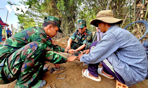Bộ đội giúp dân xây dựng nhà ở tại Sóc Trăng - ảnh 7