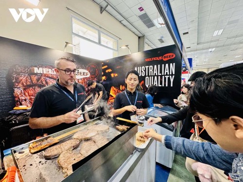 Khách Việt thích thú trải nghiệm ẩm thực đa quốc gia - ảnh 6