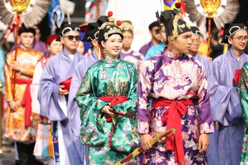 Hàng nghìn người mặc áo dài xác lập kỷ lục tại concert “Anh trai vượt ngàn chông gai“ - ảnh 11