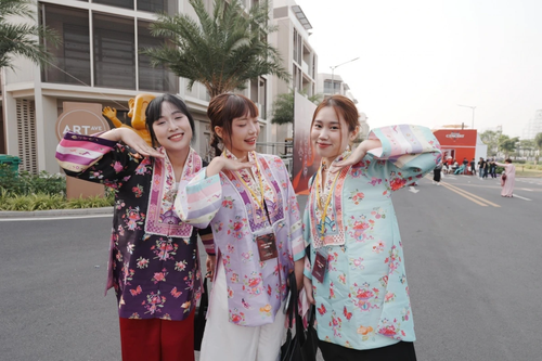 Hàng nghìn người mặc áo dài xác lập kỷ lục tại concert “Anh trai vượt ngàn chông gai“ - ảnh 12